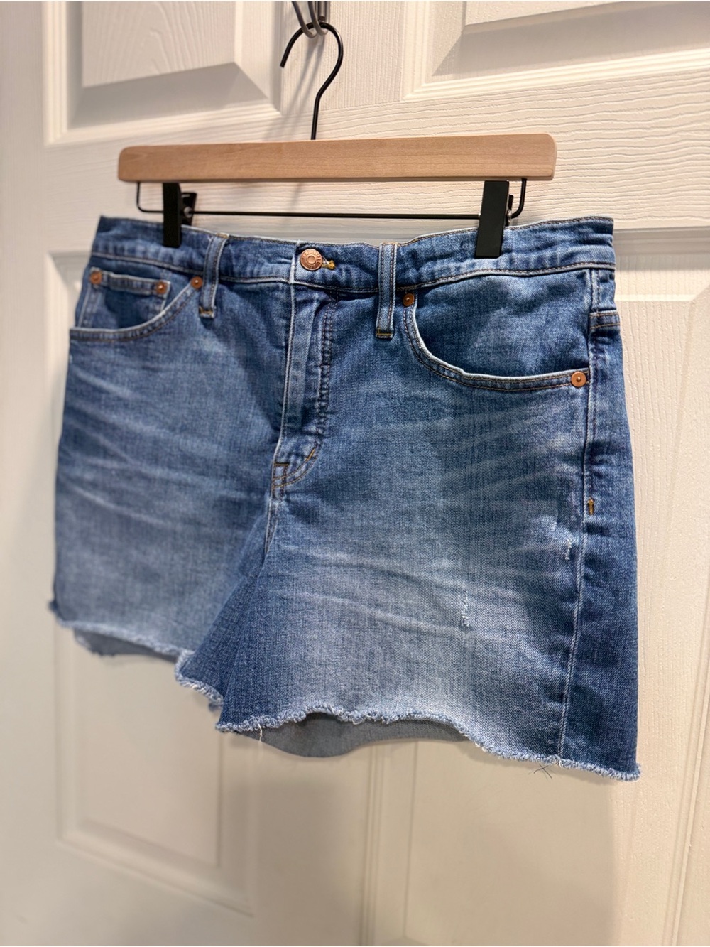 Madewell High Rise Denim Shorts Size 31 Blue Wash Raw Hem Cutoff Jean Shorts - Picture 4 of 10
